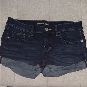 SOLD 🌟🌟🌟NWOT express shorts! Summer jean shorts